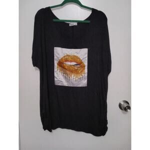 Love J Gold Lips Top